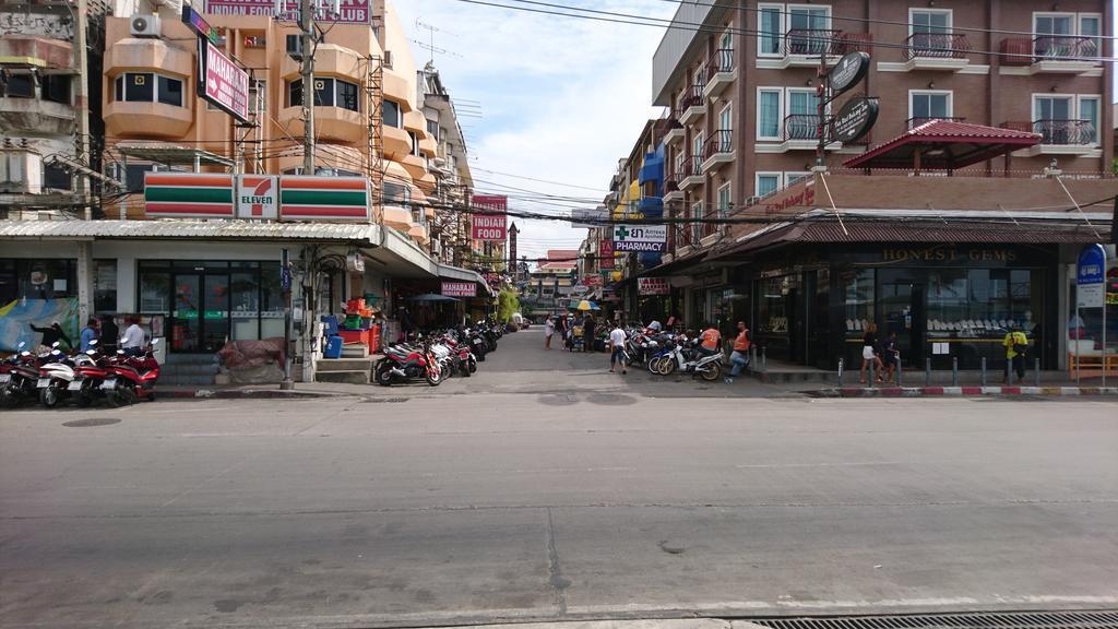 Le Cafe Royale Hotell Pattaya Exteriör bild