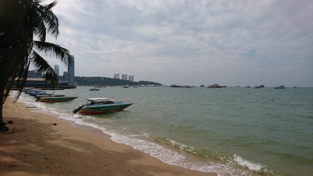 Le Cafe Royale Hotell Pattaya Exteriör bild