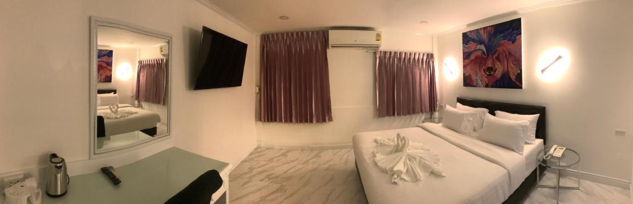 Le Cafe Royale Hotell Pattaya Exteriör bild