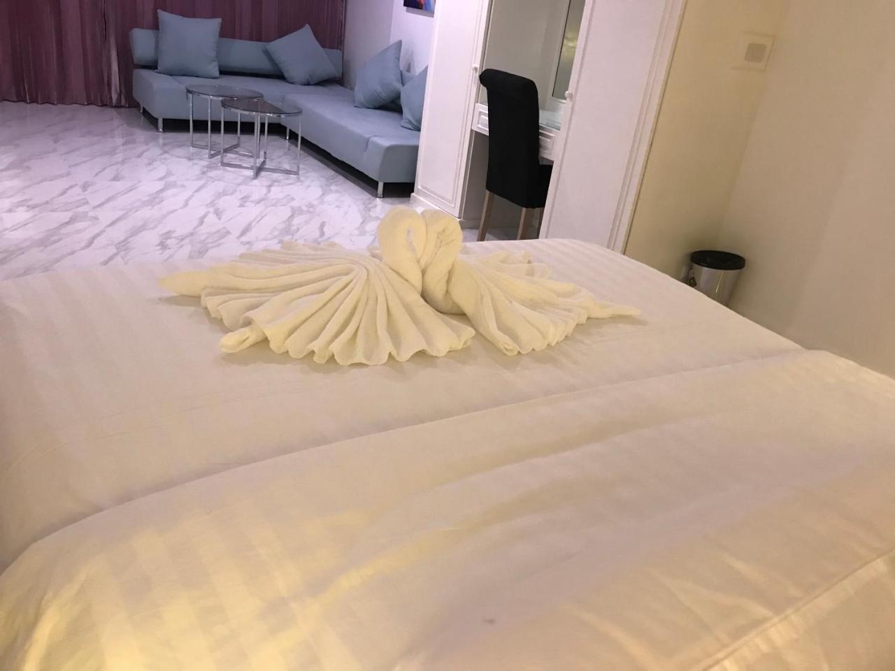 Le Cafe Royale Hotell Pattaya Exteriör bild