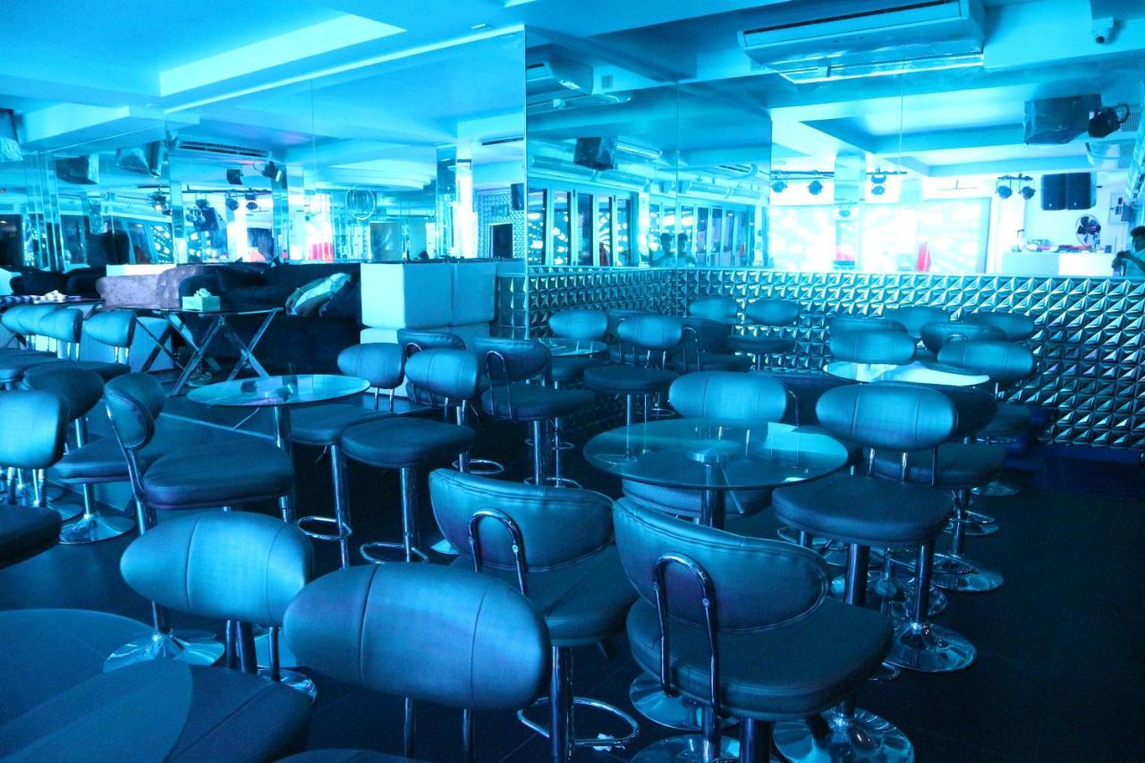 Le Cafe Royale Hotell Pattaya Exteriör bild