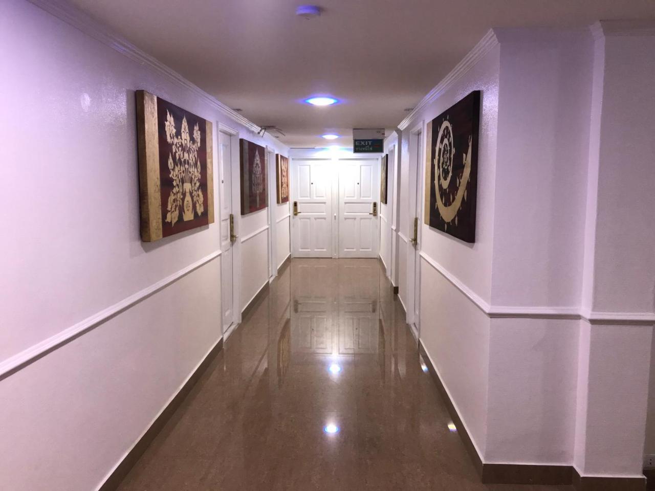 Le Cafe Royale Hotell Pattaya Exteriör bild