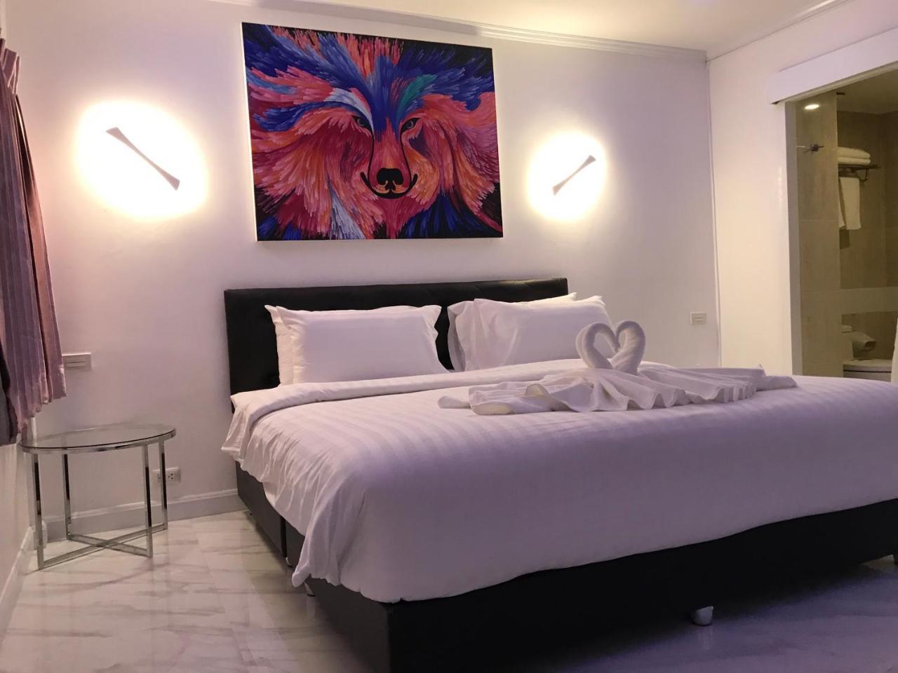 Le Cafe Royale Hotell Pattaya Exteriör bild