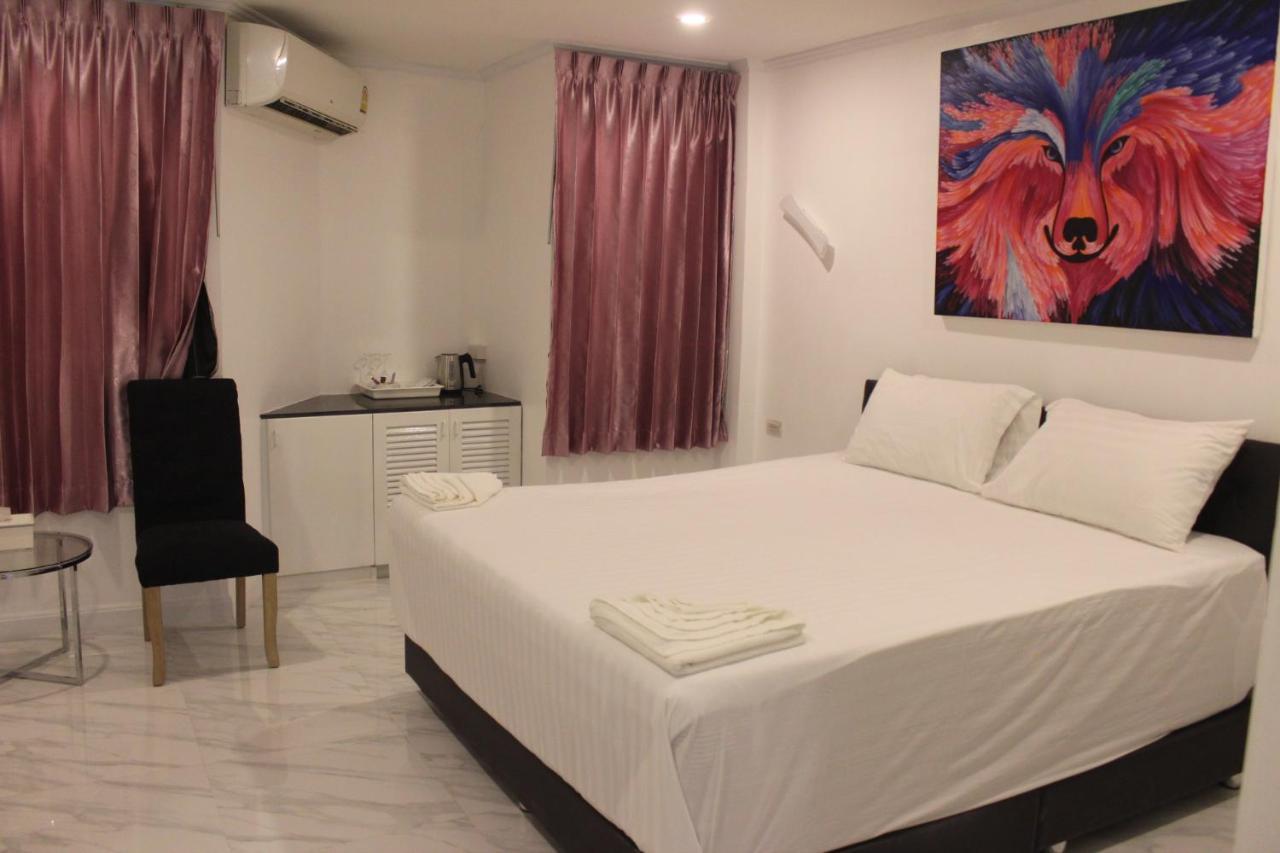 Le Cafe Royale Hotell Pattaya Exteriör bild