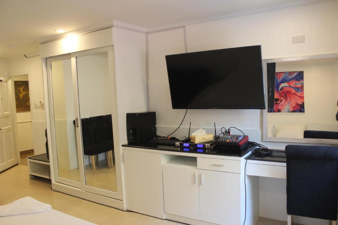 Le Cafe Royale Hotell Pattaya Exteriör bild