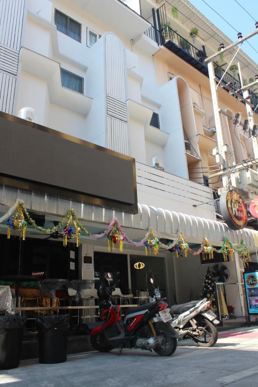 Le Cafe Royale Hotell Pattaya Exteriör bild