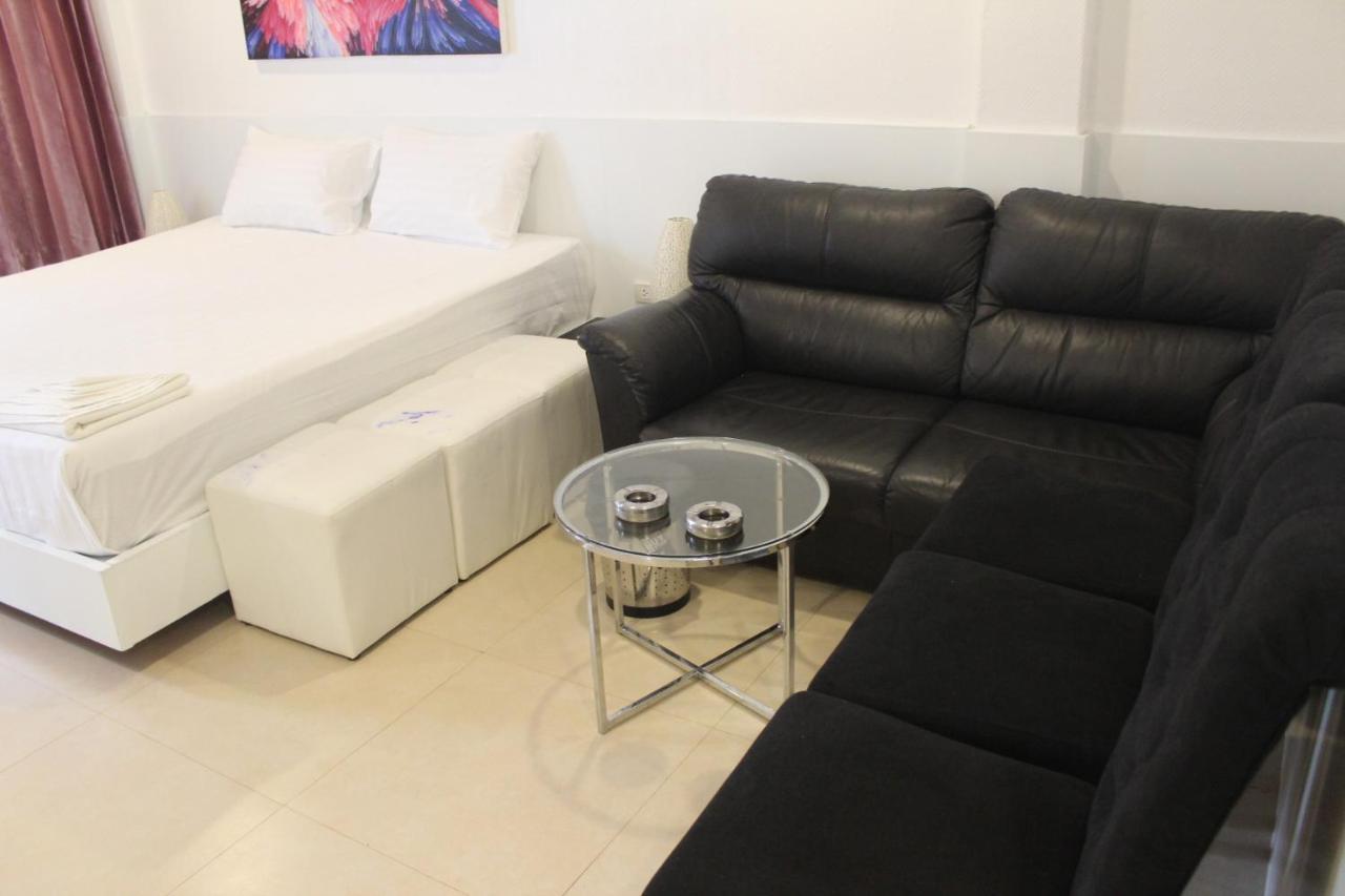 Le Cafe Royale Hotell Pattaya Exteriör bild