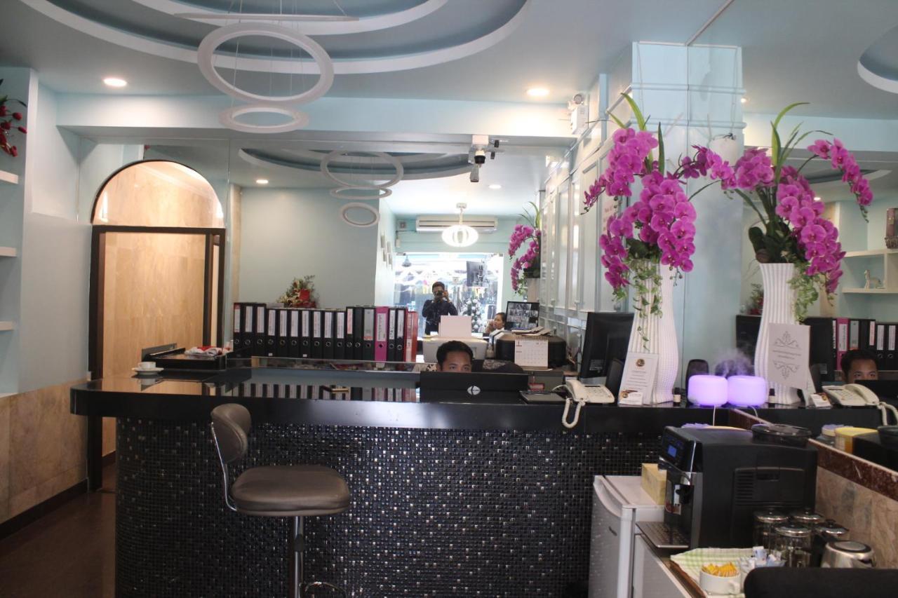 Le Cafe Royale Hotell Pattaya Exteriör bild